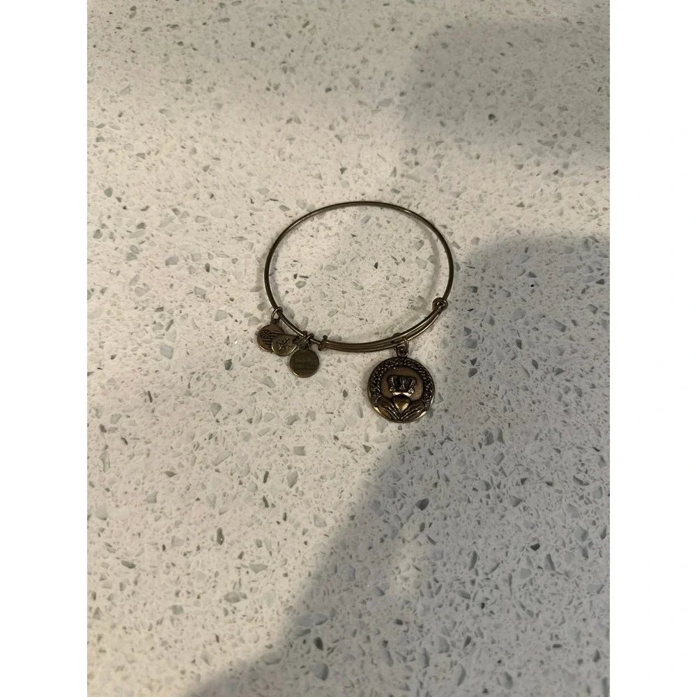 ALEX AND ANI bracelet bundle includes 9 bracelets ‎ (g1)